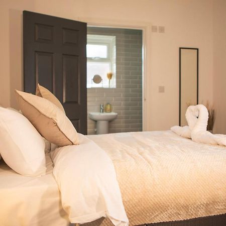 Principality Suites - Two Bed Apartment By Property Promise Кардифф Экстерьер фото